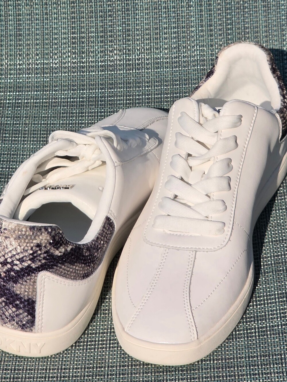 DKNY Seacliff Women's Sneakers Size 11 White Leather Rhinestone Low Top Shoes